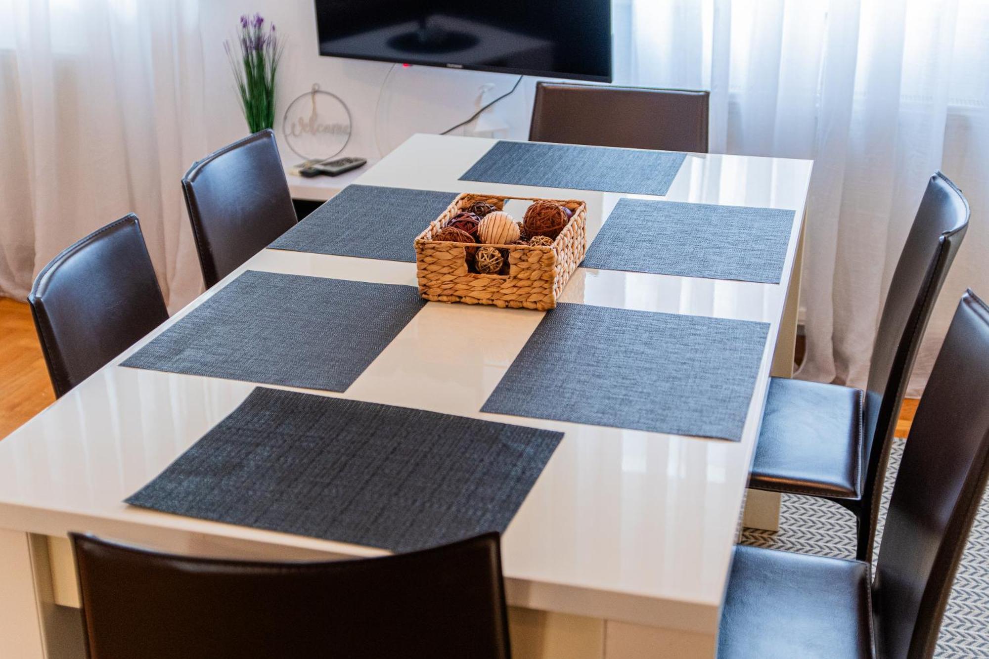 Flexible Selfcheckins 97 - Zagreb - Garden - Parking- Loggia - 2 Bedrooms Zewnętrze zdjęcie