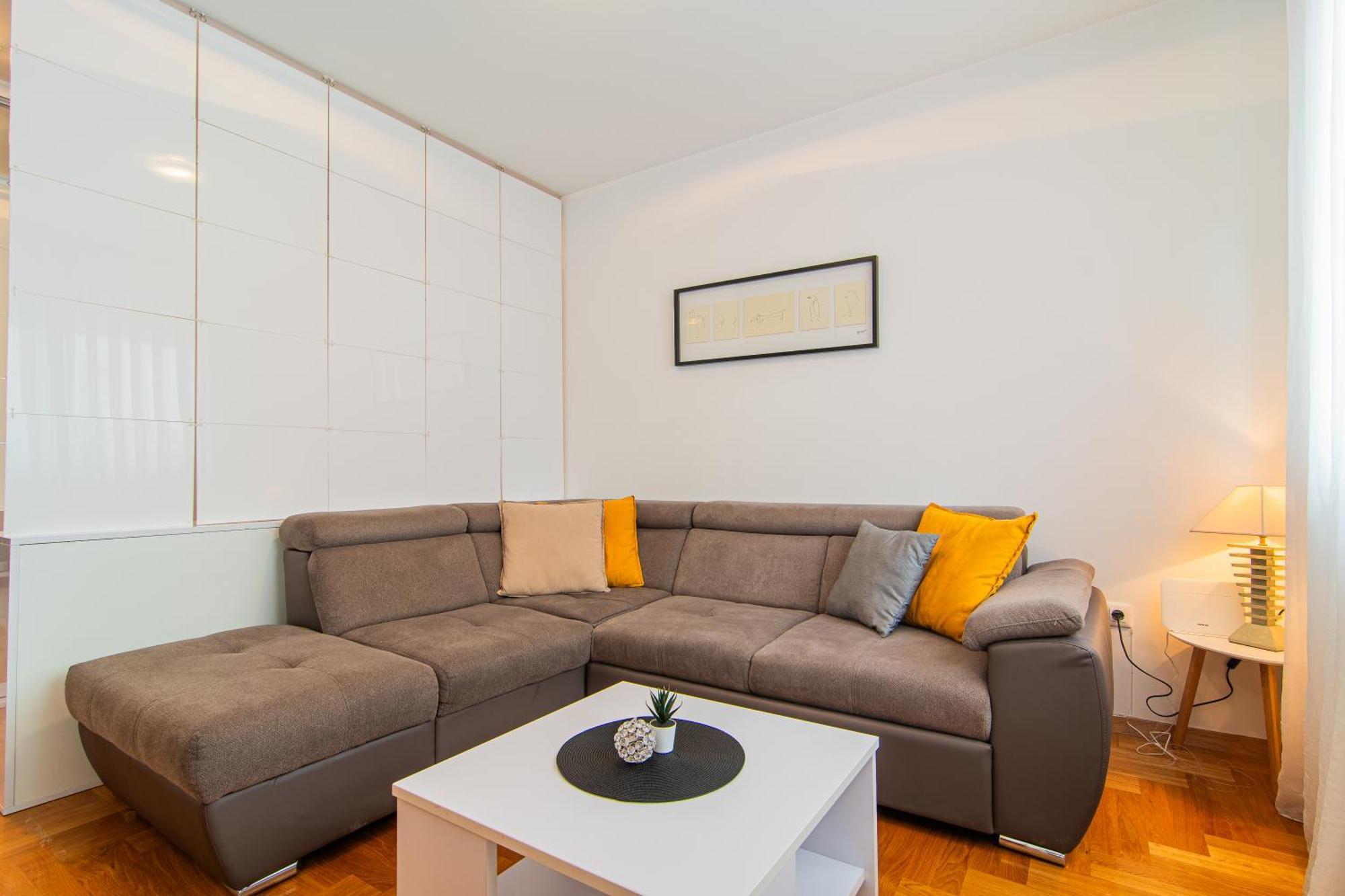 Flexible Selfcheckins 97 - Zagreb - Garden - Parking- Loggia - 2 Bedrooms Zewnętrze zdjęcie