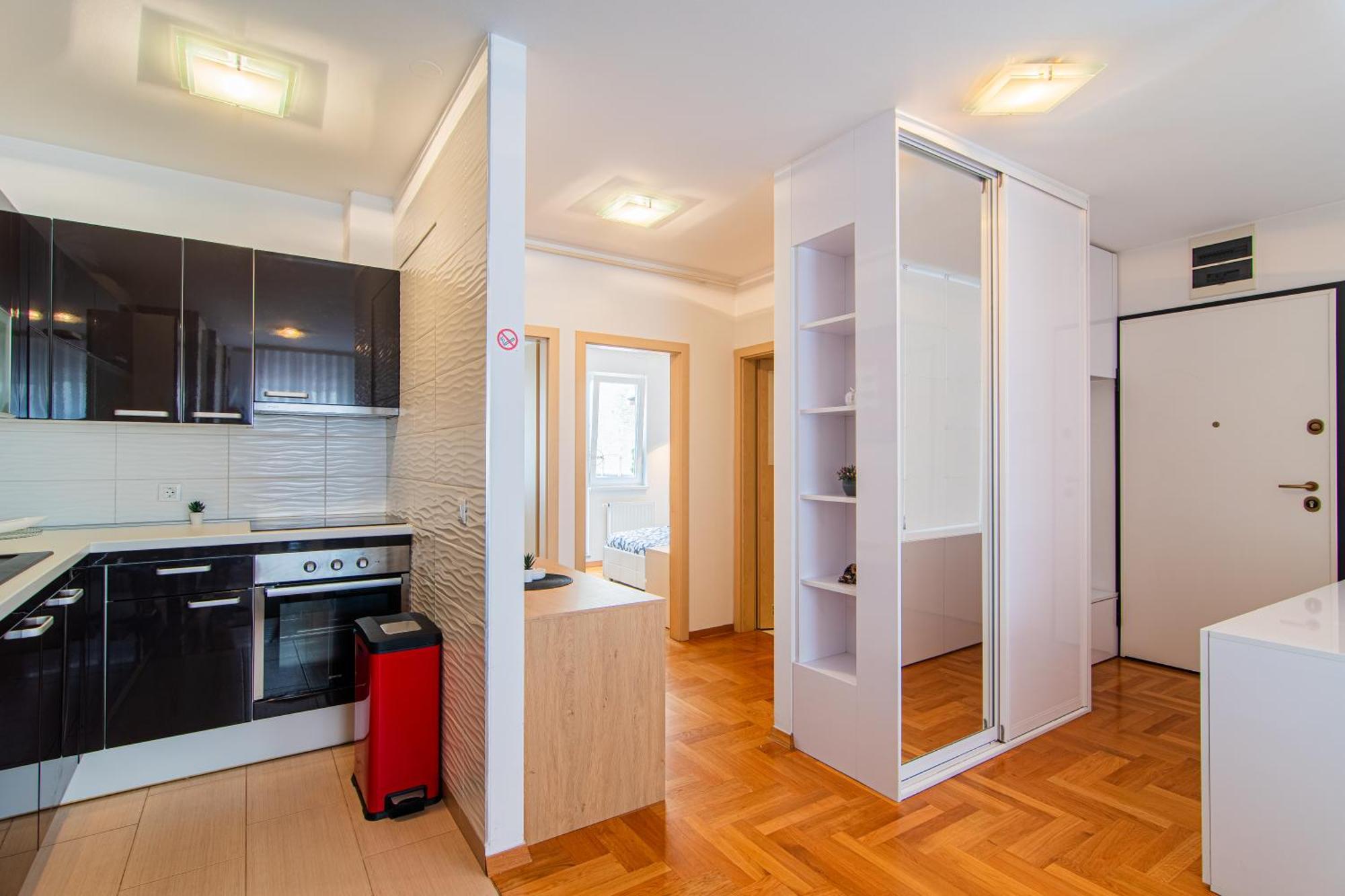 Flexible Selfcheckins 97 - Zagreb - Garden - Parking- Loggia - 2 Bedrooms Zewnętrze zdjęcie