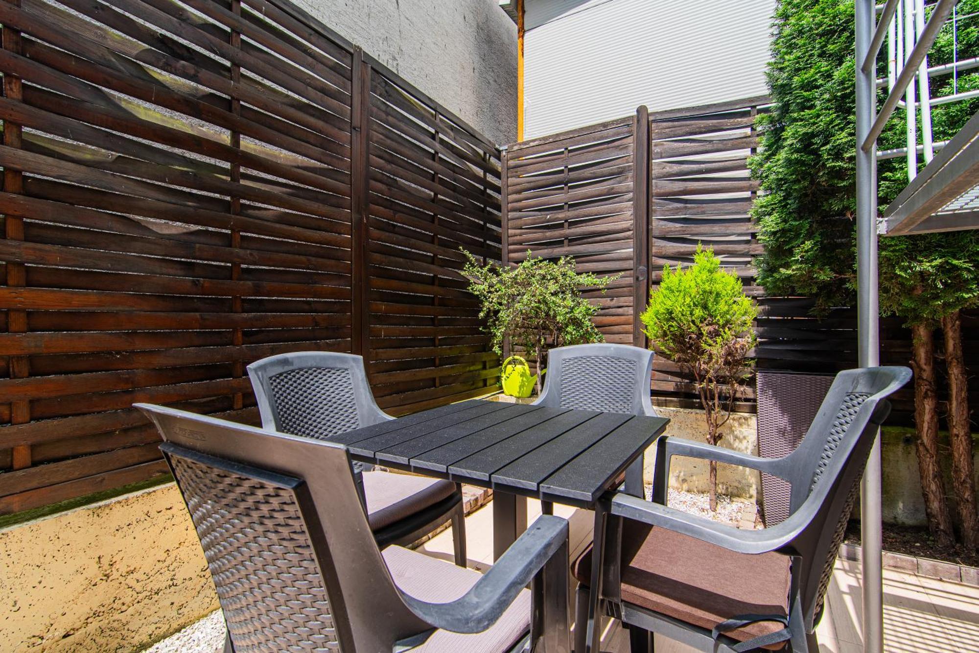 Flexible Selfcheckins 97 - Zagreb - Garden - Parking- Loggia - 2 Bedrooms Zewnętrze zdjęcie