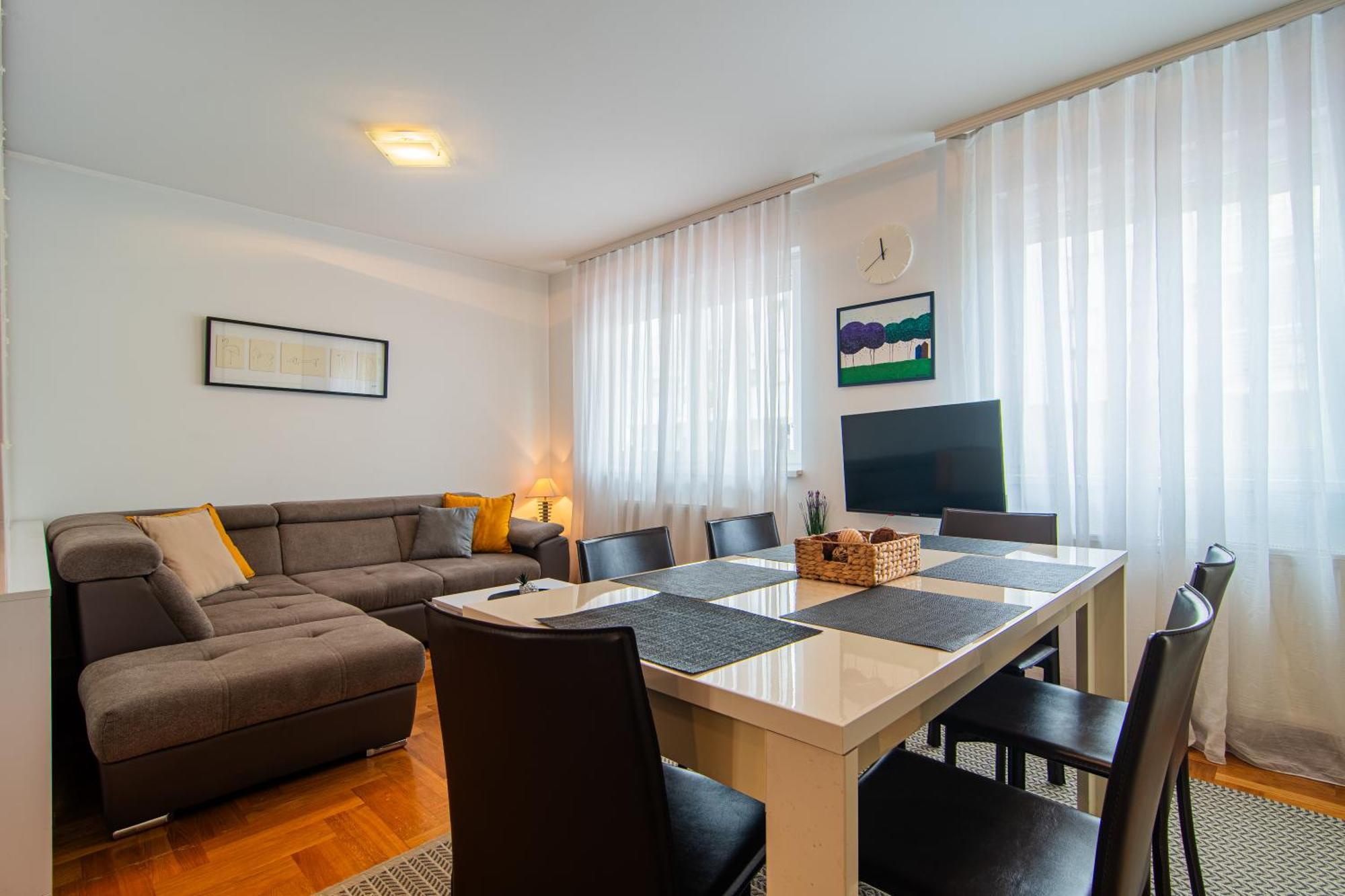 Flexible Selfcheckins 97 - Zagreb - Garden - Parking- Loggia - 2 Bedrooms Zewnętrze zdjęcie